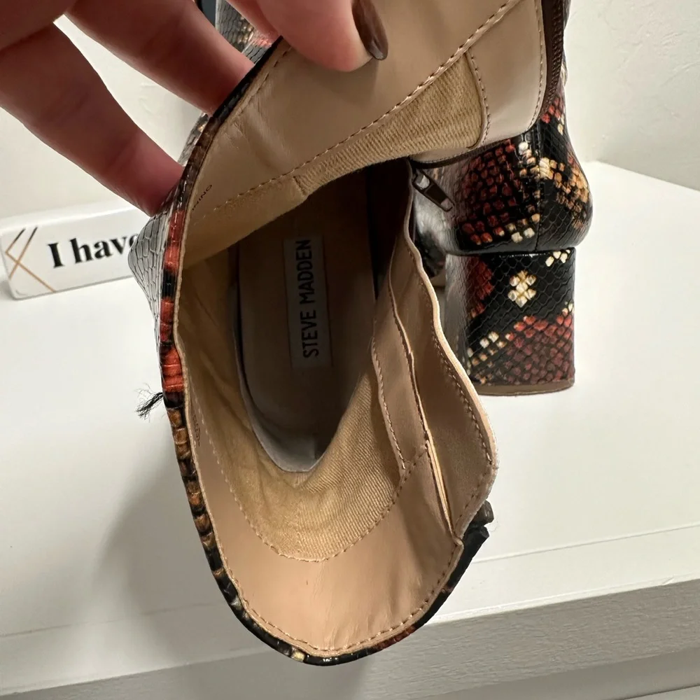 ⭐️⭐️ STEVE MADDEN Drama K Ankle Bootie ⭐️⭐️ VERY GENTLY USED - Picture 13 of 13